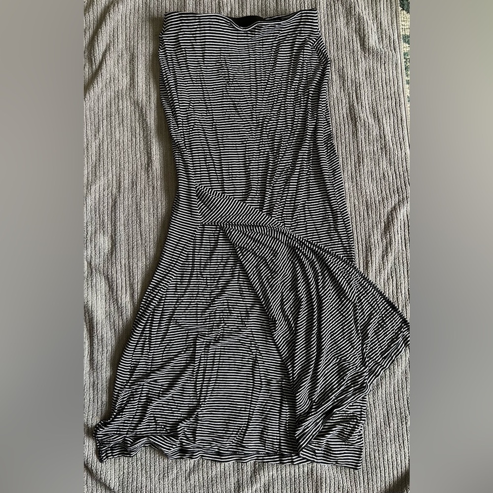 Old Navy - Black and white striped maxi skirt